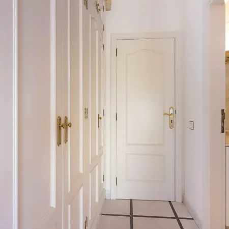 Вілла Sunny Адехе